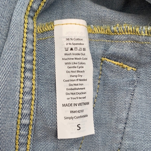 Lularoe Jaxon medium wash blue fitted denim jacket with pink roses - Picture 9 of 14